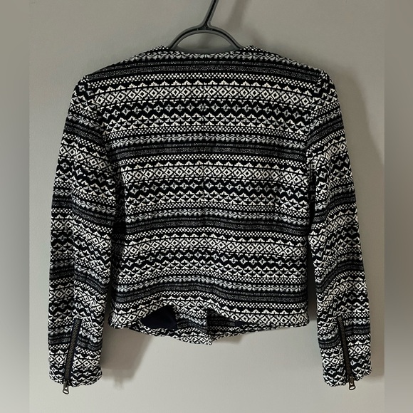 JOIE navy, white and blue cropped patterned jacket, size medium apparently 🙄 - Picture 5 of 7